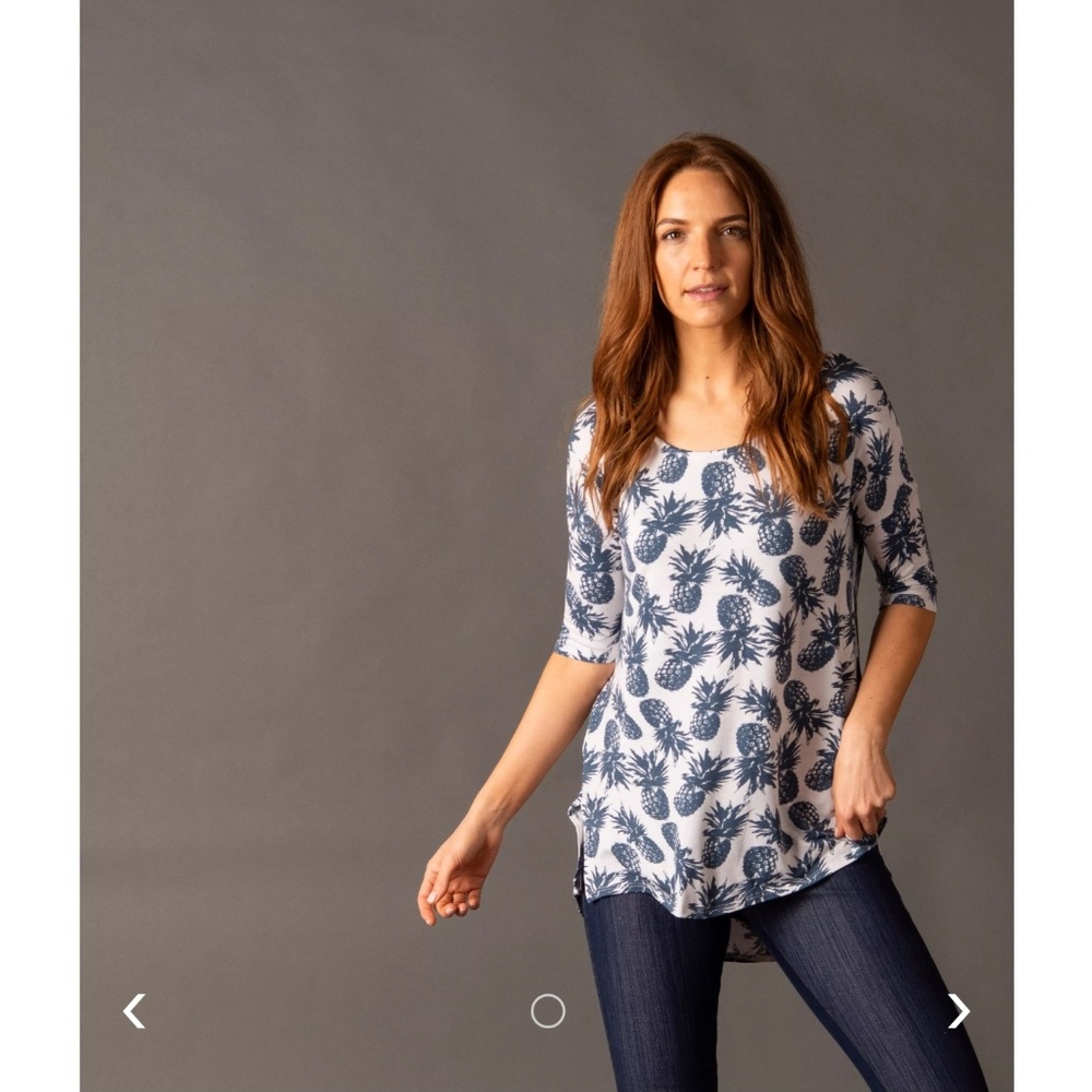 Agnes and Dora Hi-lo Tee